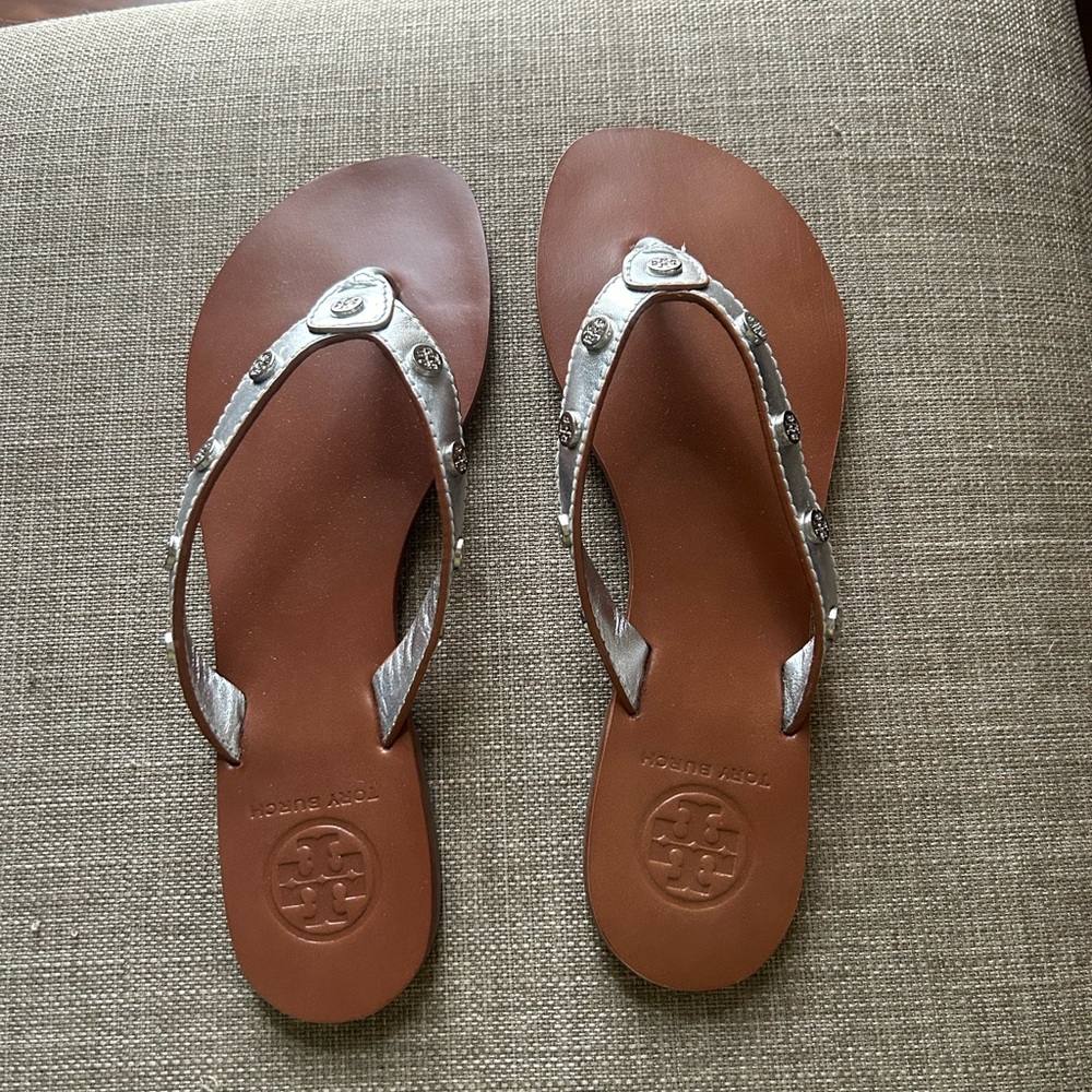 Tory Burch metallic veg leather flip flop